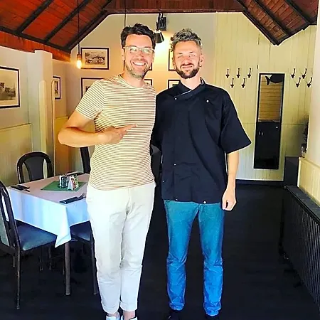 ゲストハウス & Restaurace U Sezimovo Ústí