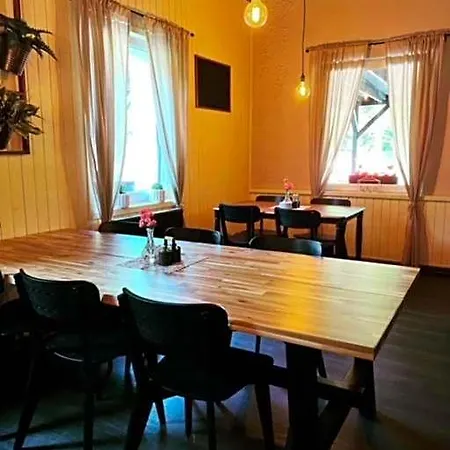 ゲストハウス & Restaurace U Sezimovo Ústí