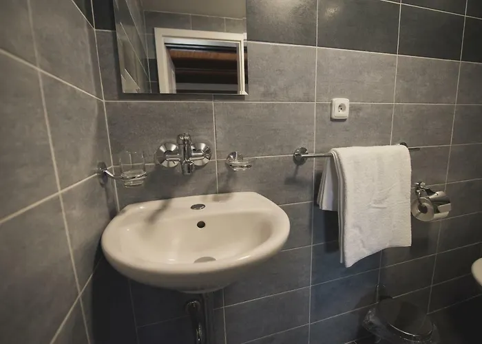 & Restaurace U Vendégház Sezimovo Ústí
